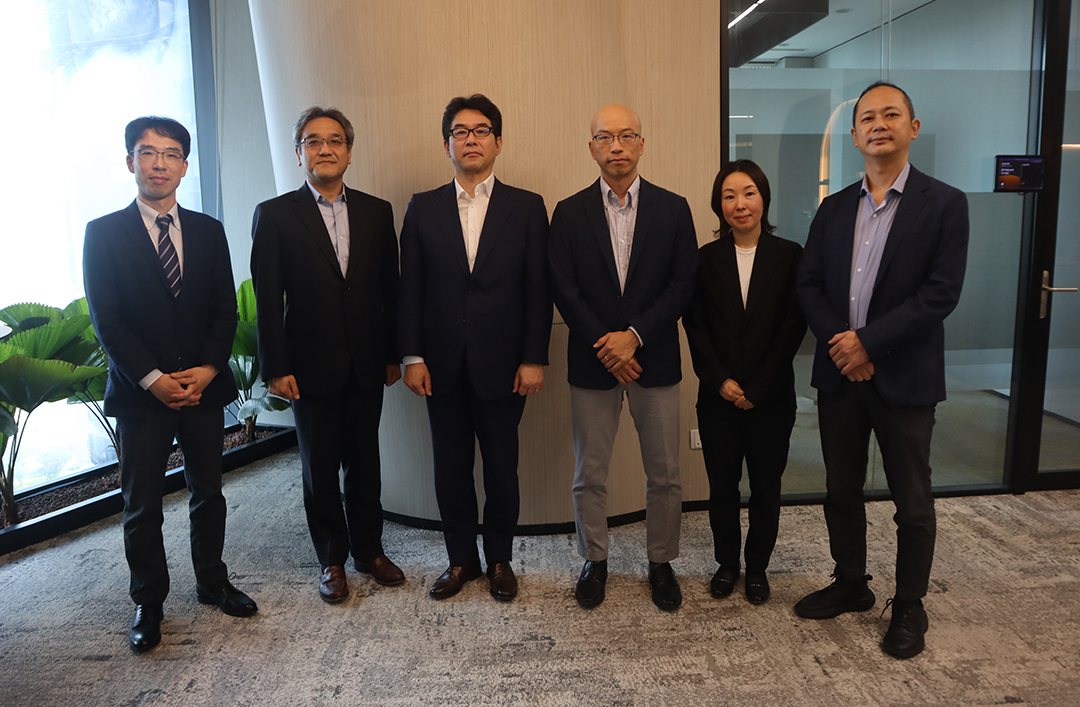 インタビューに参加したPwCコンサルティングのメンバー（ＮＮＡ撮影）