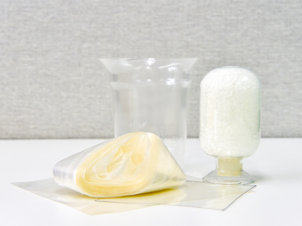 ＬＧ化学が開発した100％の生分解性を持つ新素材（同社提供）