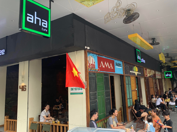 ハノイを中心に店舗網を拡大するＡＨＡカフェ＝９月24日、ハノイ